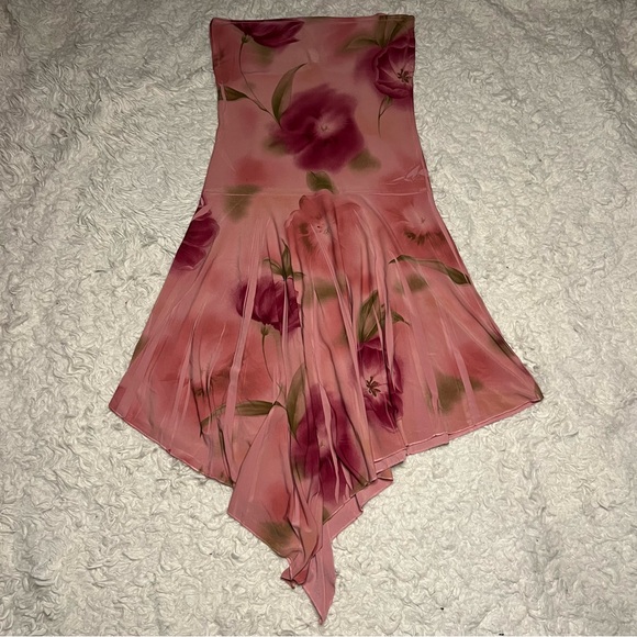 Y2K Strapless Dress - Picture 4 of 4